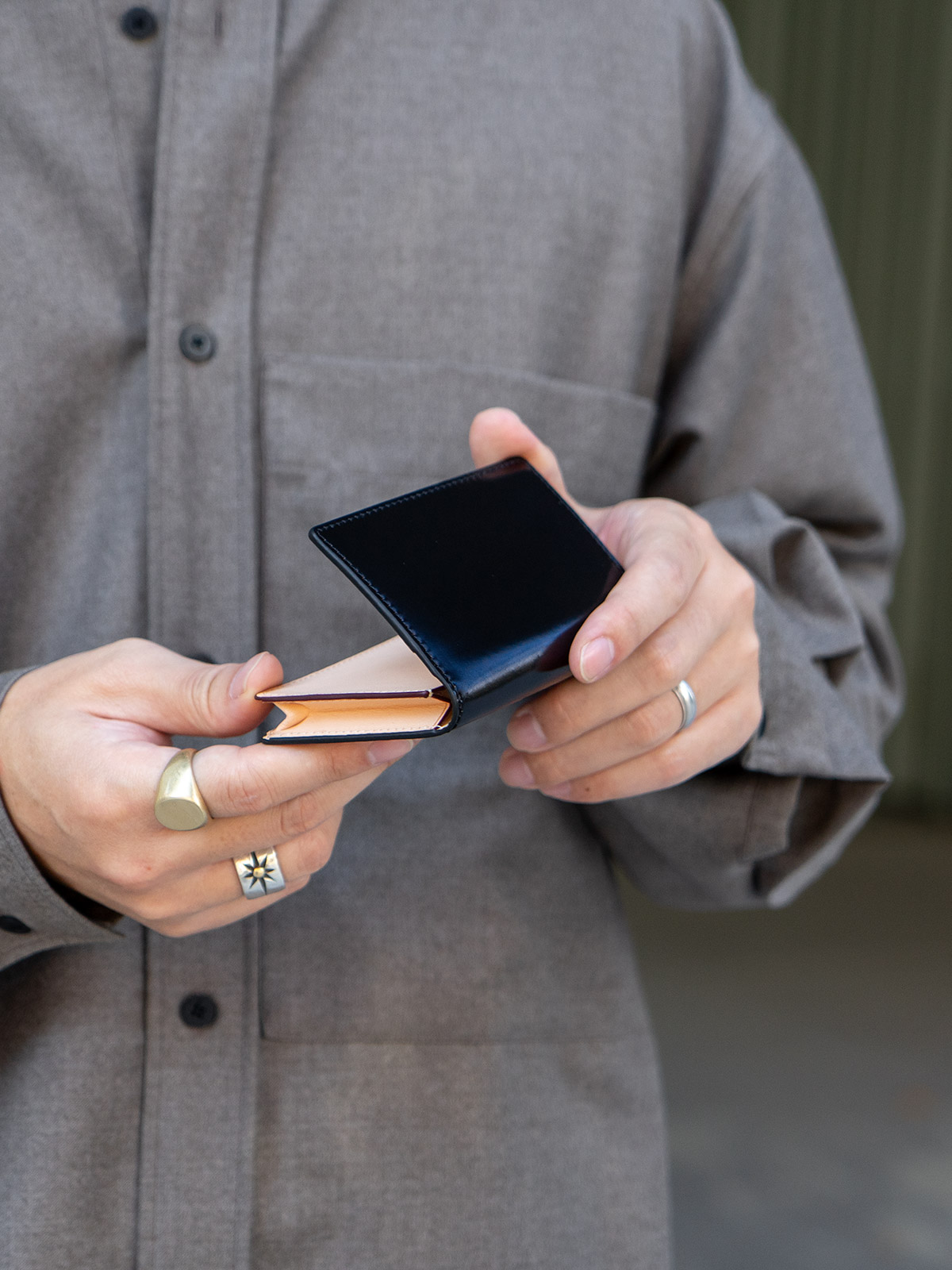 アニリンコードバン 名刺入れ カードケース イメージ