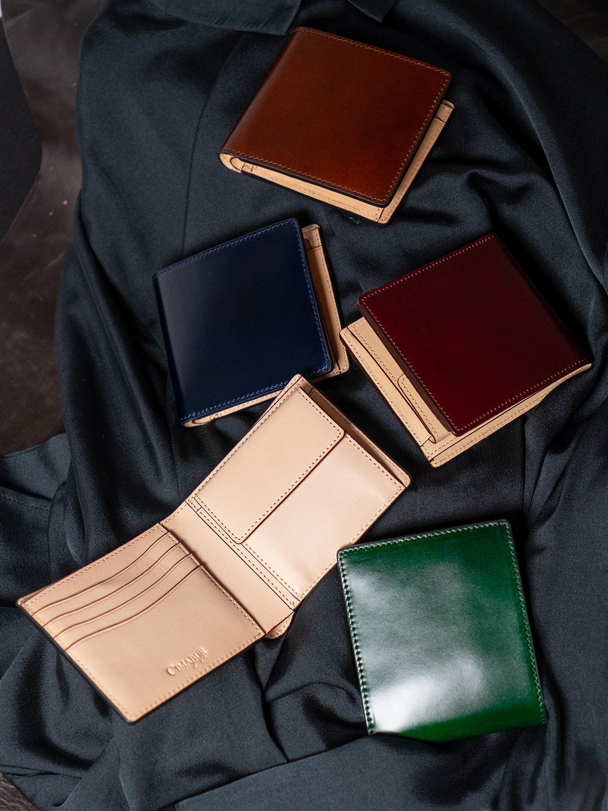 アニリンコードバン オープンスモールウォレット（ホックレス二つ折り財布）