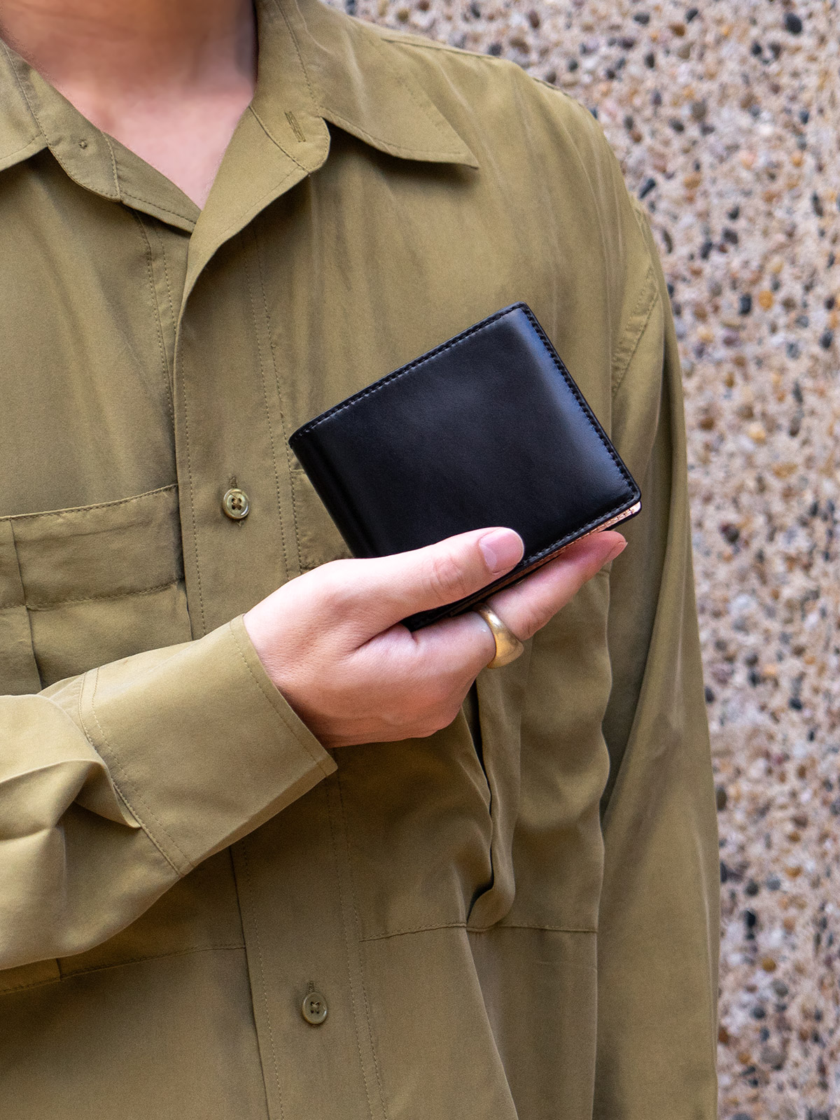 アニリンコードバン ホックレス二つ折り財布 イメージ