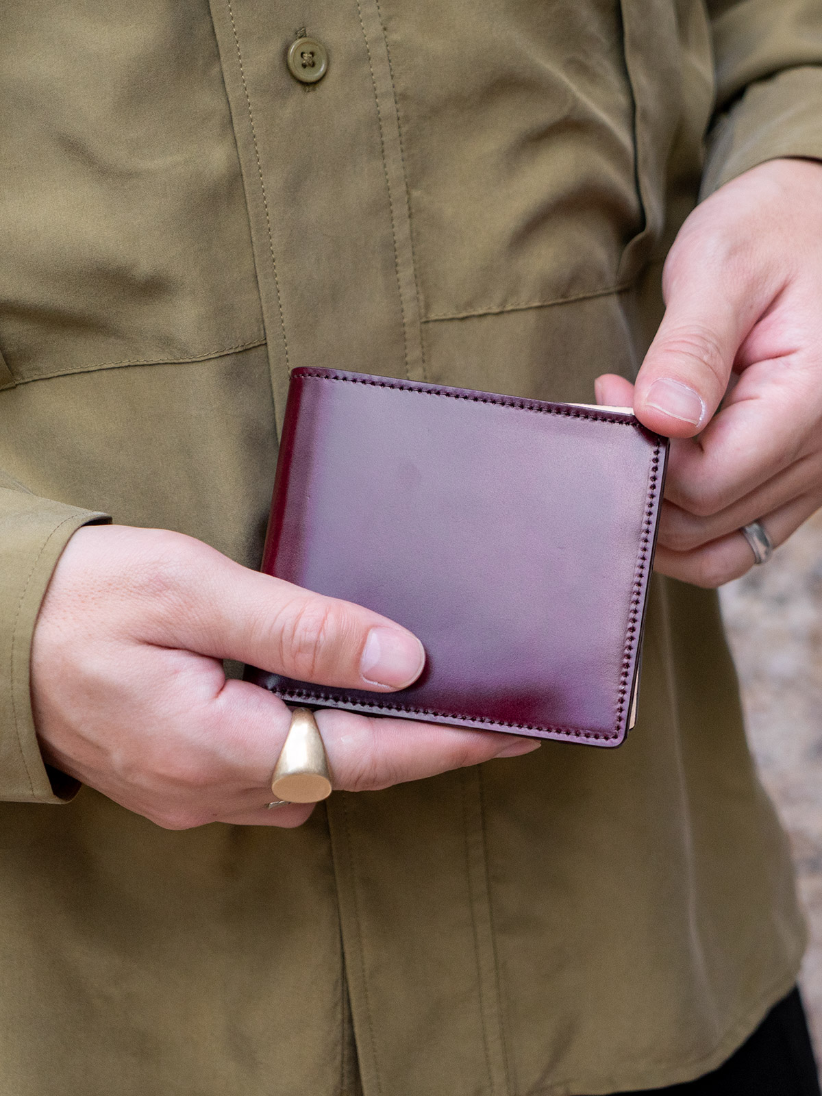 アニリンコードバン ホックレス二つ折り財布 イメージ