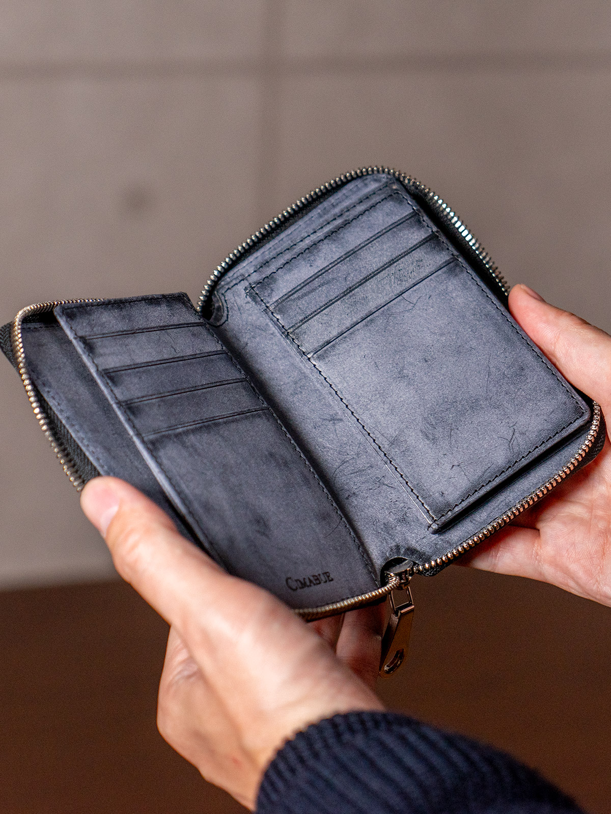 ナイルクロコ ラウンドファスナー二つ折財布　内装イメージ