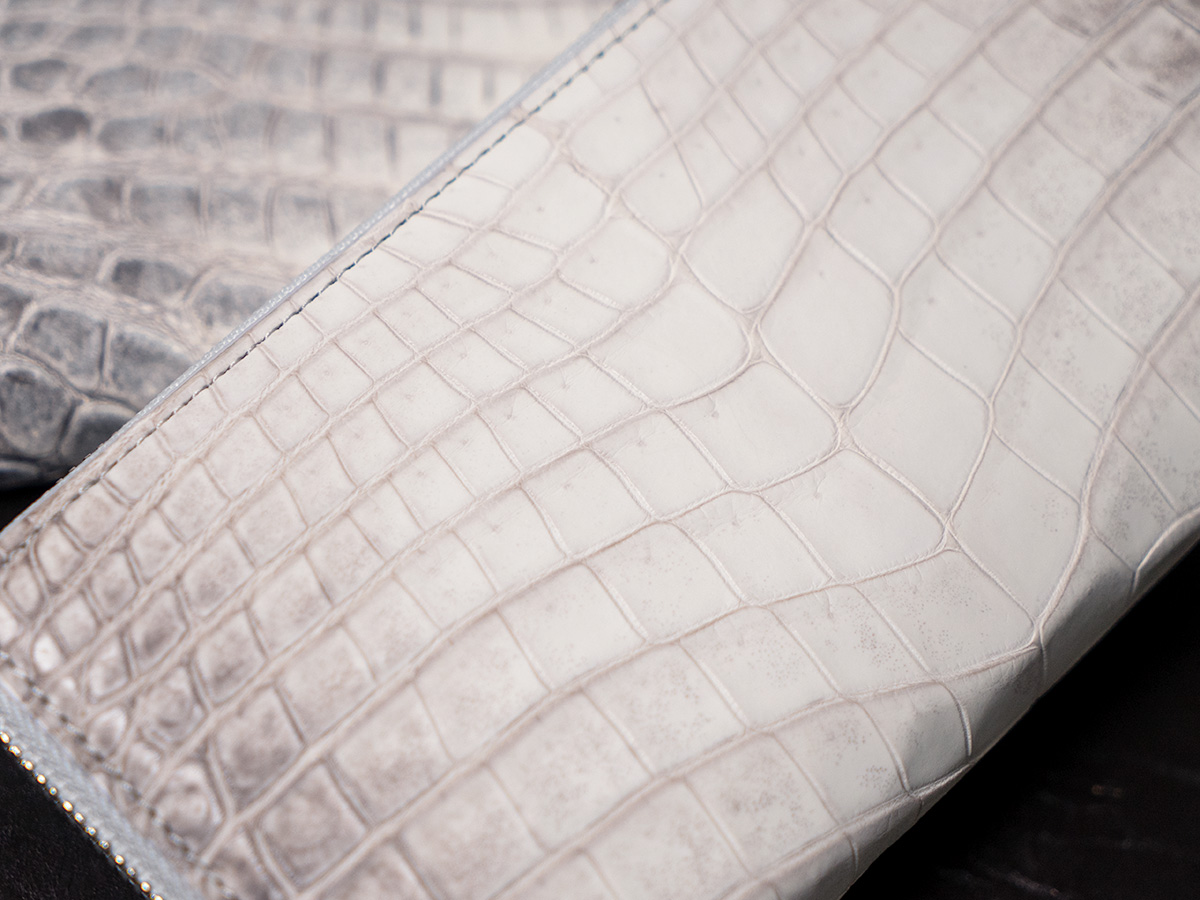 ヒマラヤクロコダイル 長財布 素材