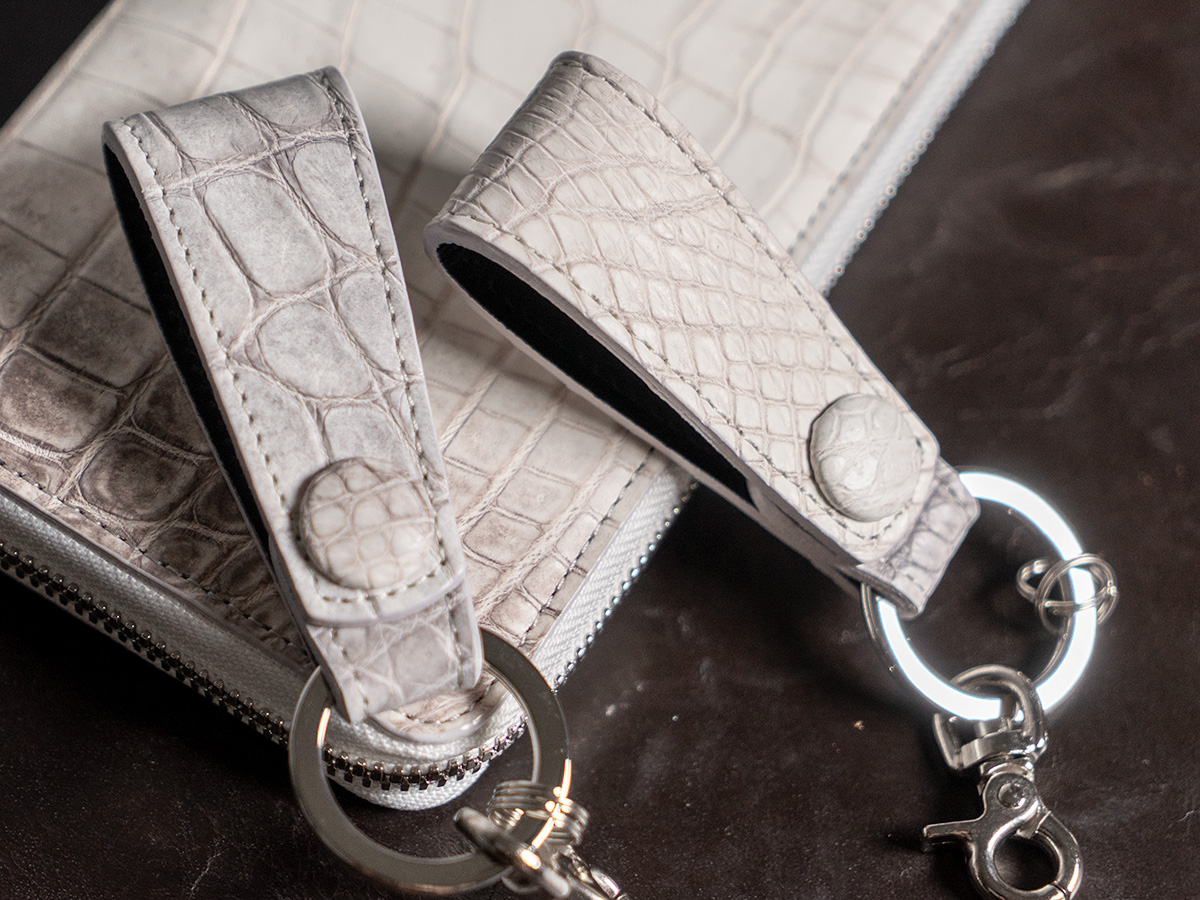 ヒマラヤクロコダイル キーホルダー 素材