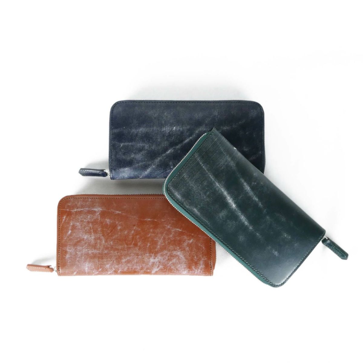 ニューブライドル ラウンドファスナー長財布