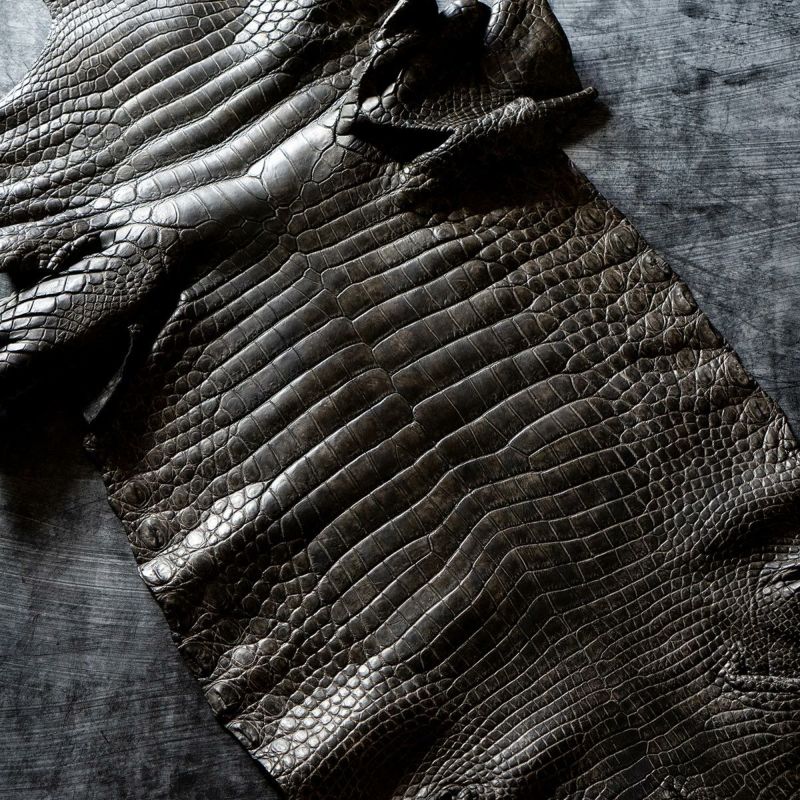 墨染めクロコダイルLFスマートウォレット（L字ファスナー薄型財布