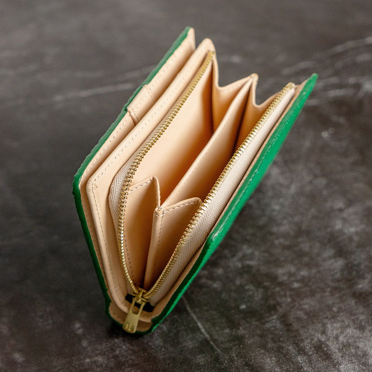 ガルーシャ深札入れ