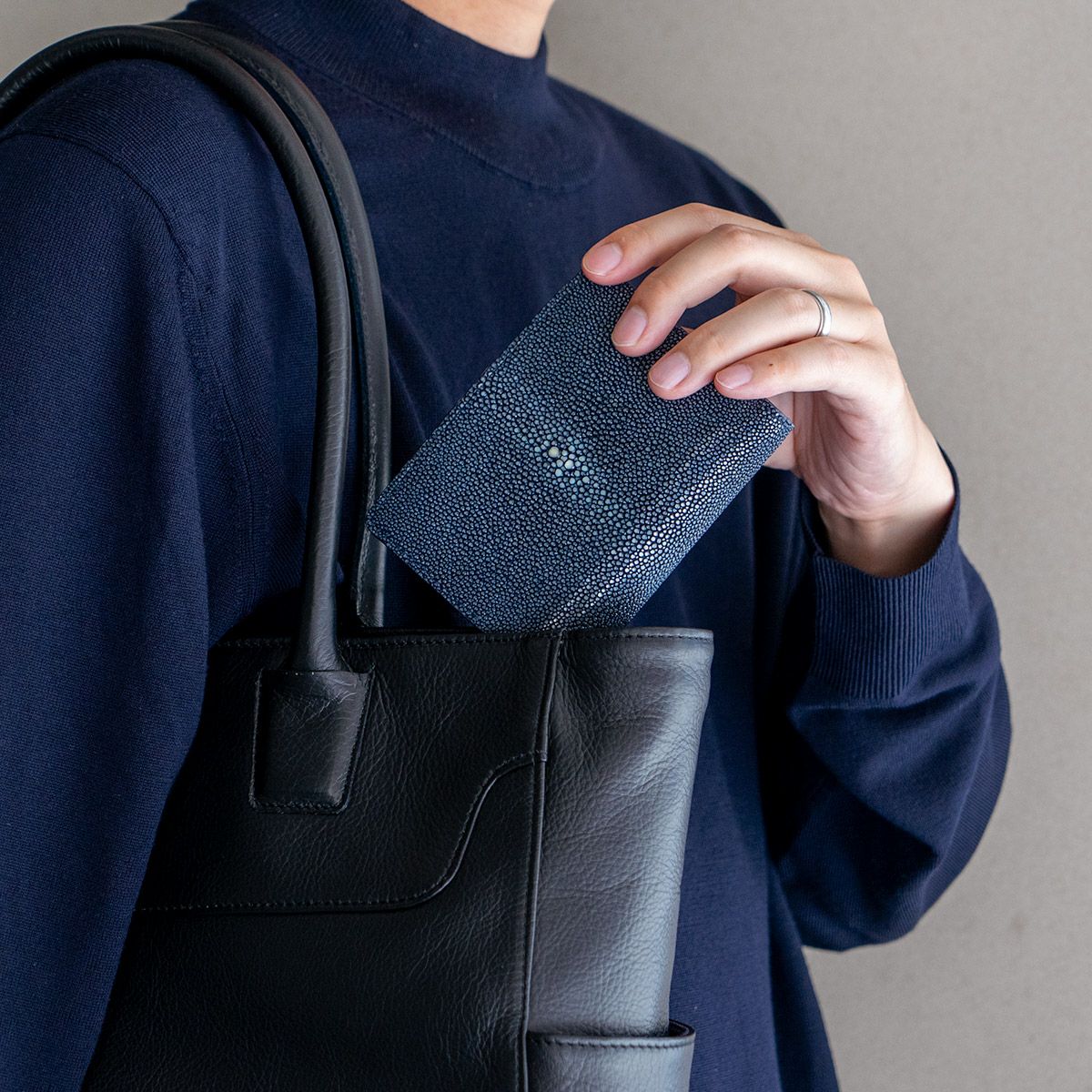 ガルーシャ深札入れ